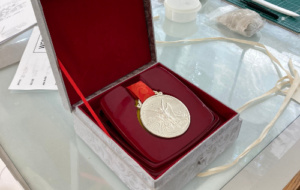 Acer Nethercott silver Olympic medal on display