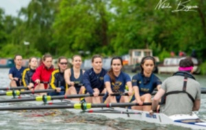 W2 rowing down to their bungline at the start of Summer VIIIs